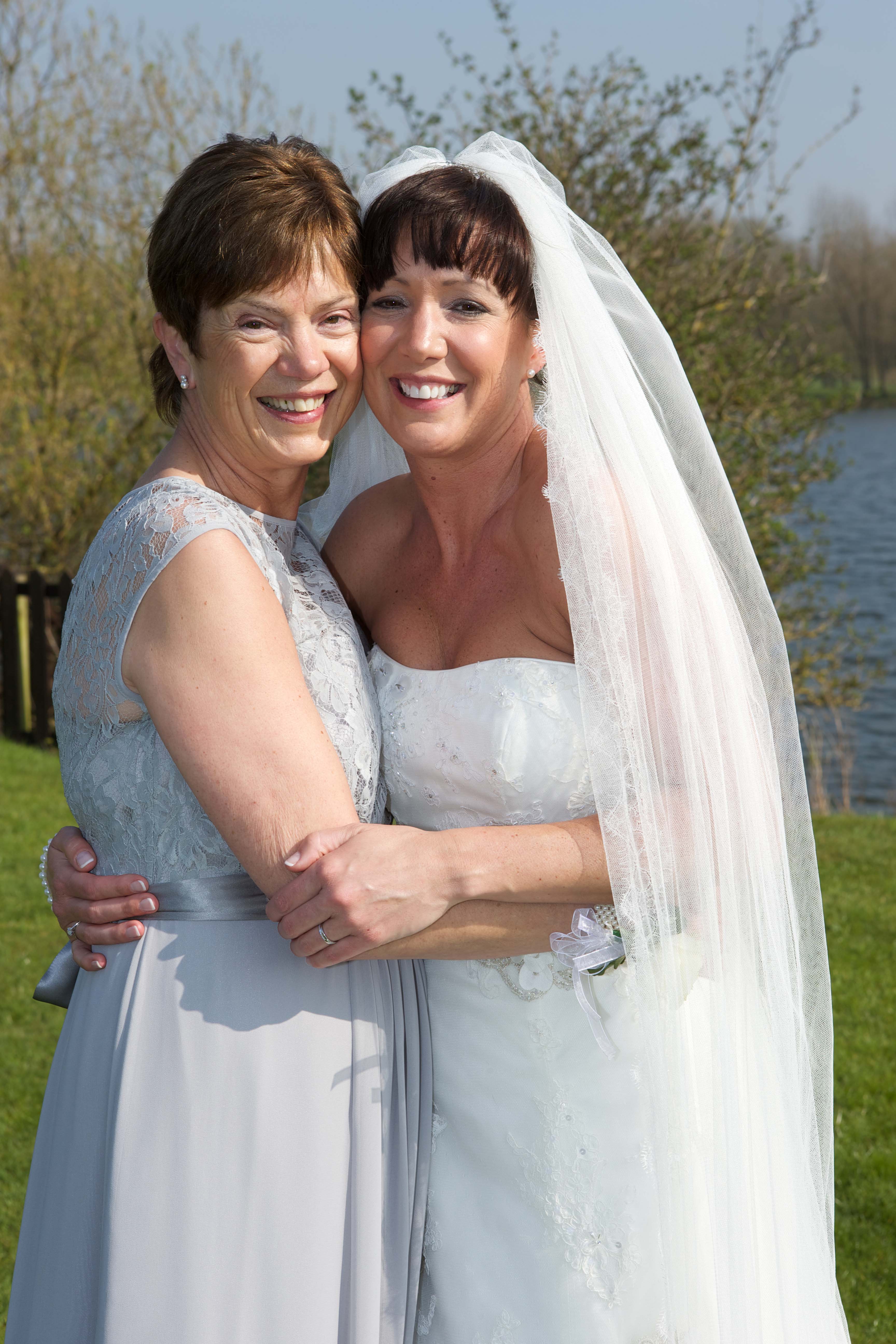 Real Wedding: Lovebirds in Wyboston Lakes