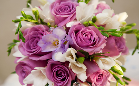  How To Arrange Spectacular Flower Bouquets                        