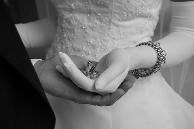 Would you trust your partner to choose your wedding rings?